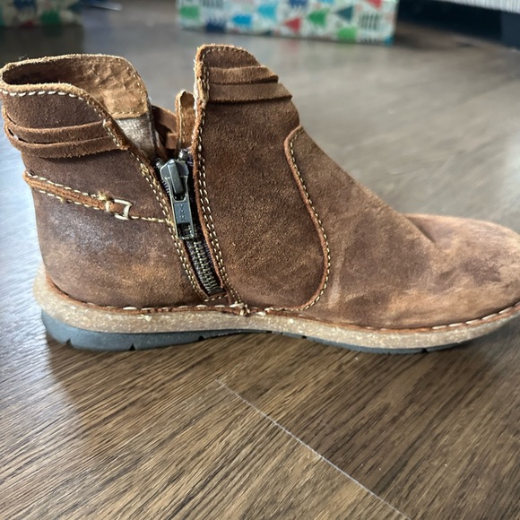 Born Brown Suede Ankle Boots – Size 7 - Picture 4 of 9